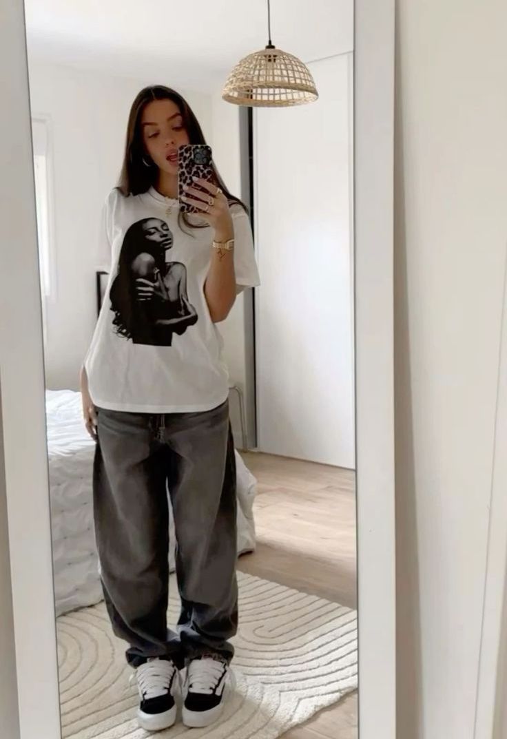 Sade Graphic Oversized Tee